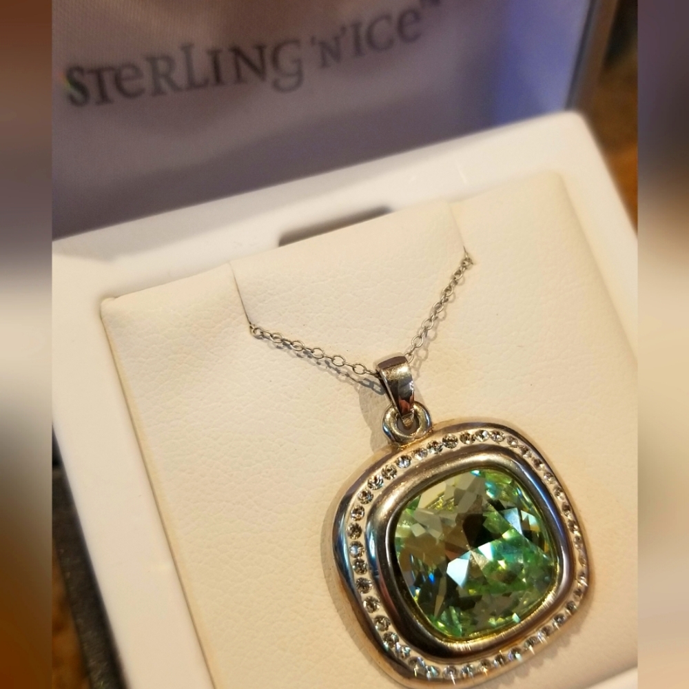 Silver pendant and necklace